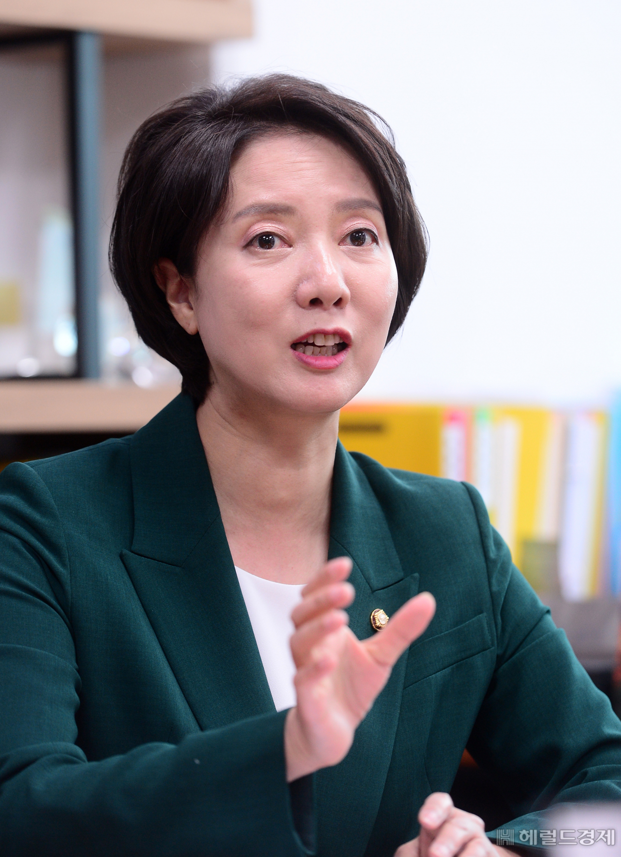 국민의힘 최고위원에 도전하는 이영 국민의힘 의원이 24일 의원회관에서 헤럴드경제와 인터뷰를 하고 있다. [헤럴드경제=이상섭 기자 babtong@heraldcorp.com]