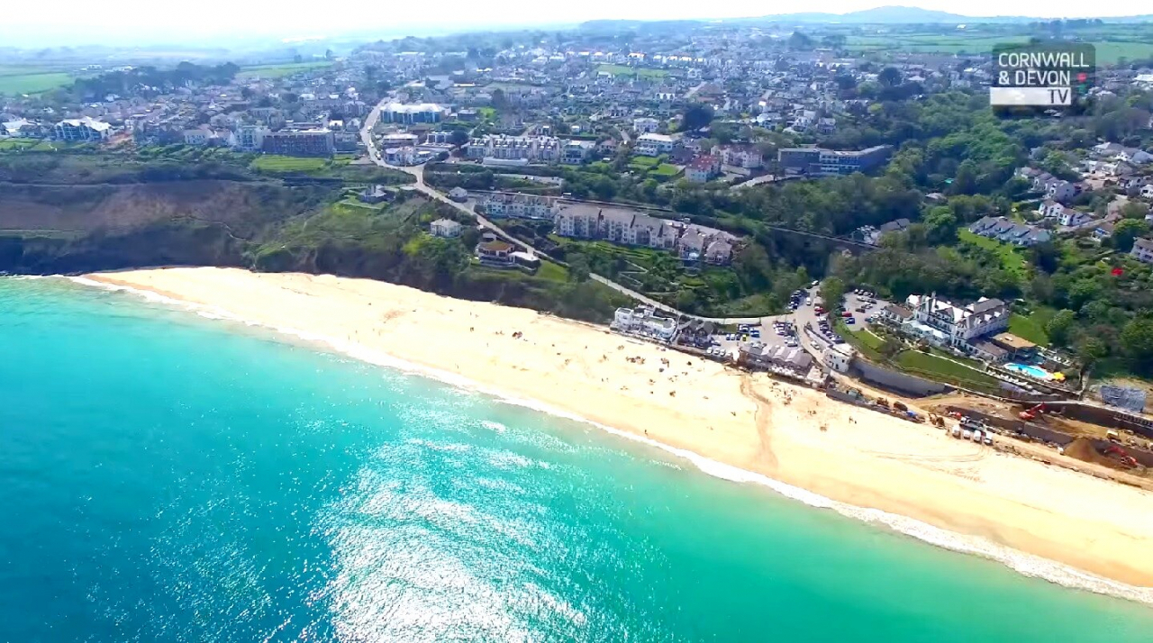 영국 콘월 카우티, 세인트 아이브스(St. Ives)의 카비스 해변(Carbis Bay)이 G7 개최지로 선정됐다. 부산 동백섬 처럼 정상회담을 계기로 뜰 전망이다.