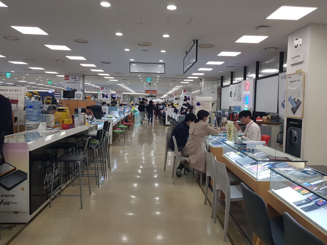신도림 테크노마트 휴대전화 집단 상가 [사진=박지영 기자]