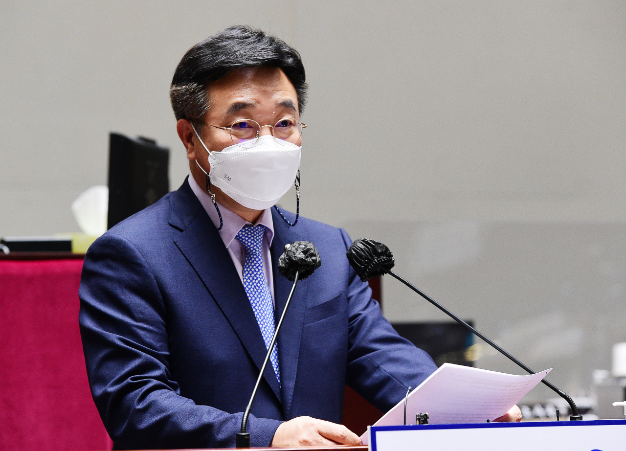 더불어민주당 윤호중 원내대표가 27일 오전 국회에서 열린 부동산 관련 정책의원총회에서 발언하고 있다. [연합]
