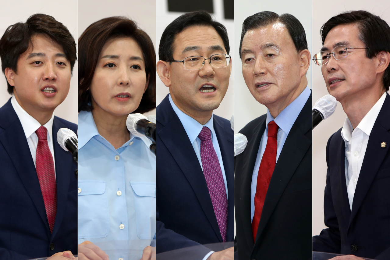 30일 오후 광주 서구 치평동 김대중컨벤션센터에서 열린 국민의힘 당대표·최고위원 후보 광주·전북·전남·제주 합동연설회에서 이준석(왼쪽 사진부터)·나경원·주호영·홍문표·조경태 당대표 후보가 정견을 밝히고 있다. [연합]