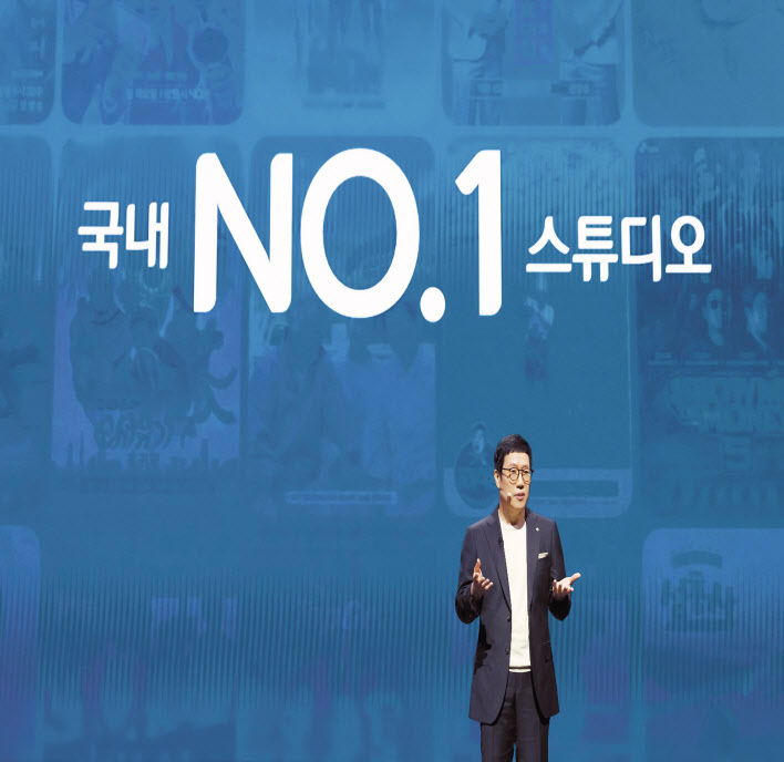 강호성 CJ ENM 대표가 31일 열린 기자간담회에서 향후 전략을 설명하고 있다. [CJ ENM 제공]