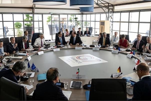 주요 7개국(G7) 재무장관과 중앙은행 총재가 2019년 7월 프랑스 파리 인근에 샹티이에서 회의를 하고 있는 모습. [로이터]