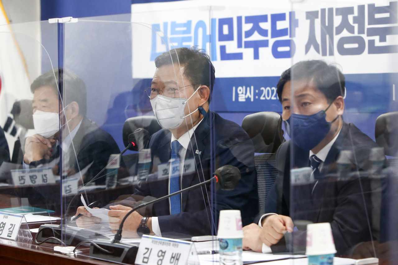 더불어민주당 송영길 대표가 2일 국회 의원회관에서 열린 민주당 재정분권특별위원회 당·정·청 전체회의에서 발언하고 있다. [연합]