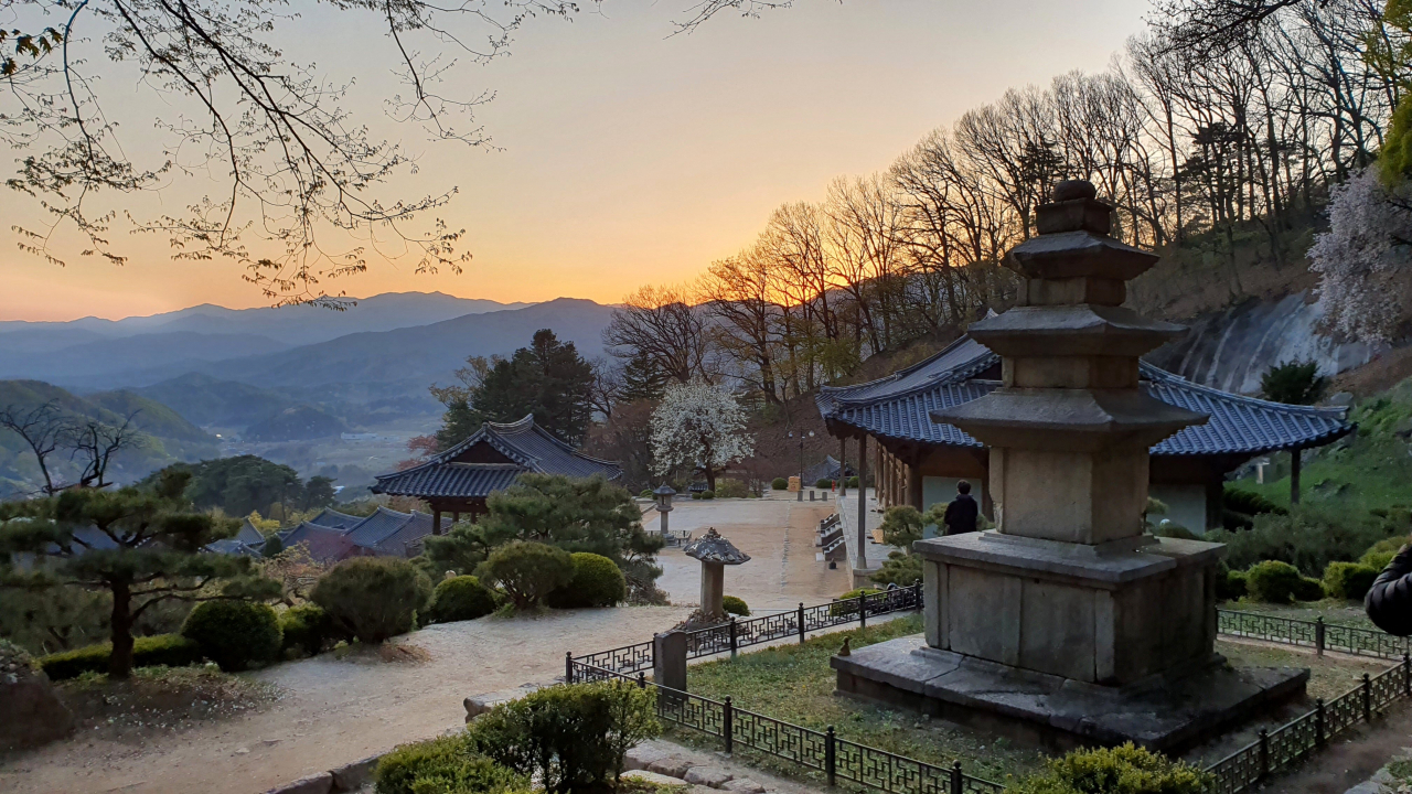 유네스코 세계유산인 부석사의 낙조