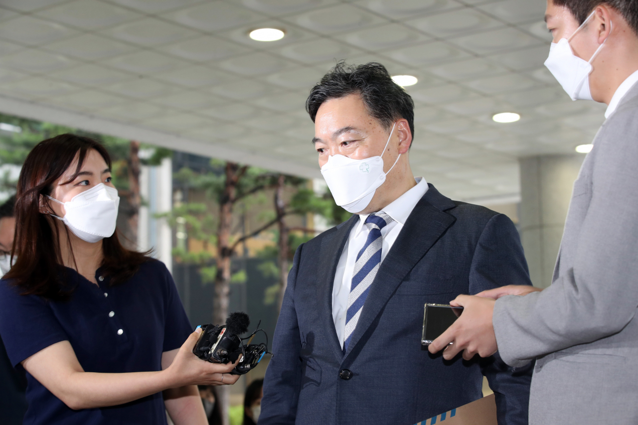 김오수 검찰총장이 3일 오후 서울고검으로 들어서고 있다. [연합]