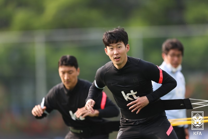 손흥민 등 축구대표팀 선수들이 파주NFC(축구대표팀 트레이닝 센터)에서 훈련을 하고 있다. [KFA 제공]