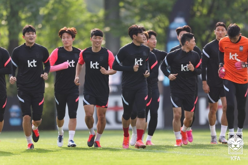 축구대표팀 선수들이 파주NFC(축구대표팀 트레이닝 센터)에서 훈련을 하고 있다. [KFA 제공]