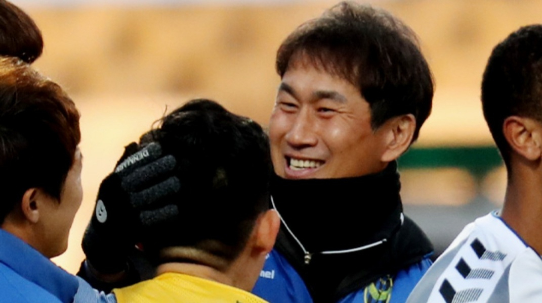 유상철 전 감독. "꼭 돌아오겠다"는 그의 마지막 약속은 끝내 지켜지지 못했다. [연합]
