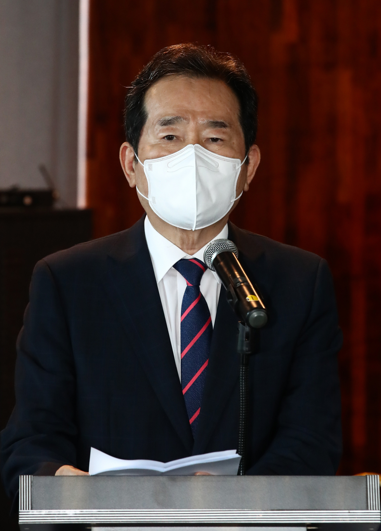 정세균 전 국무총리가 지난 7일 오후 서울 여의도 마리나 컨벤션센터에서 열린 K-안보포럼 창립세미나에서 축사하고 있다. [연합]