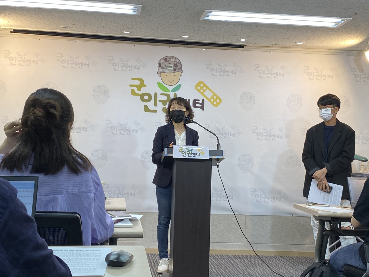 8일 오전 서울 마포구 군인권센터에서 열린 기자회견에서 김숙경 군인권센터 부설 군성폭력상담소장이 발언하고 있다. 김지헌 기자/raw@heraldcorp.com