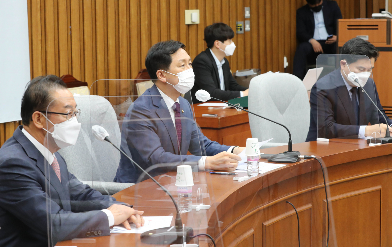 김기현 국민의힘 당 대표 권한대행 겸 원내대표가 8일 서울 여의도 국회에서 열린 원내대책회의에서 발언하고 있다. [헤럴드경제=이상섭 기자]