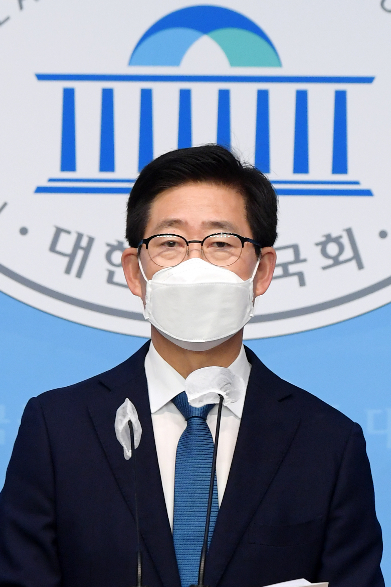 양승조 충남도지사가 8일 오전 서울 여의도 국회 소통관에서 '제20대 대통령 선거 3차 정책 발표 기자회견'을 갖고 발언하고 있다. [사진=이상섭 기자/babtong@heraldcorp.com]