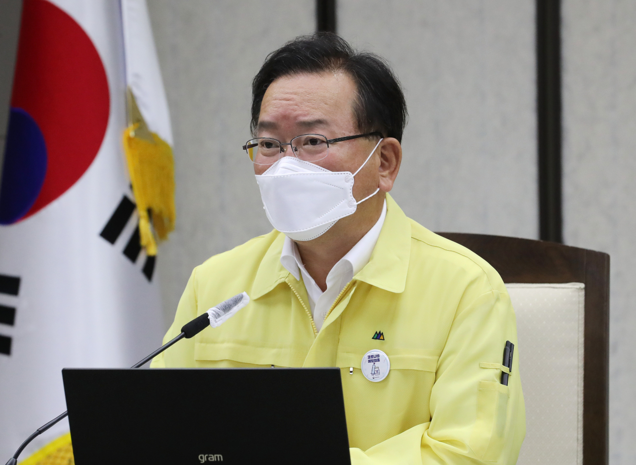 김부겸 국무총리가 9일 오전 정부세종청사에서 열린 코로나19 대응 중앙재난안전대책본부 회의를 주재하며 발언하고 있다. [연합]