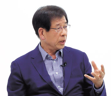 전용우 법무법인 화우 고문. 우원희 PD