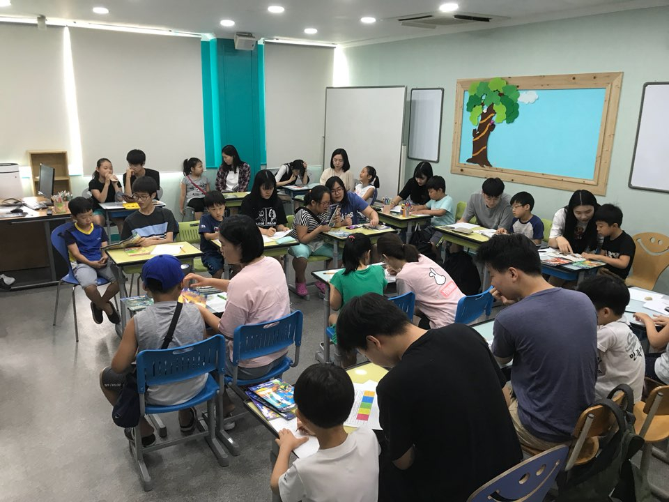 시흥글로벌인재학당 영어동화멘토링 운영. [금천구 제공]