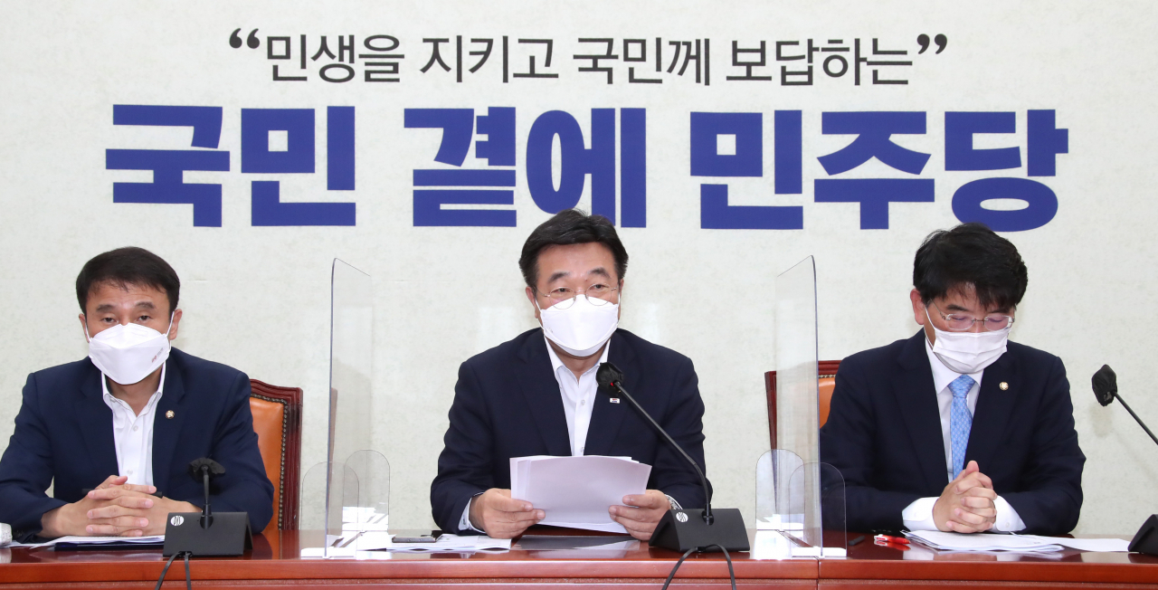 윤호중 더불어민주당 원내대표가 10일 국회에서 열린 정책조정회의에 발언하고 있다. [헤럴드경제=이상섭 기자]