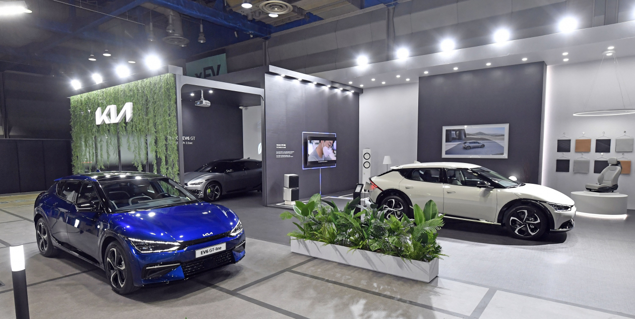 ‘xEV 트렌드 코리아 2021’에 전시된 기아 EV6. [기아 제공]