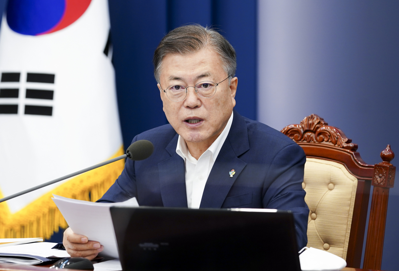 문재인 대통령이 지난 7일 청와대에서 열린 제3차 코로나19 대응 특별방역점검회의에서 발언하고 있다. [연합]