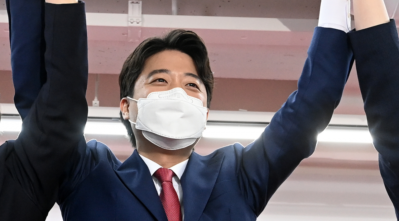 11일 서울 여의도 국민의힘 당사에서 열린 전당대회에서 이준석 신임 당 대표가 밝은 표정을 짓고 있다. [헤럴드경제=이상섭 기자]