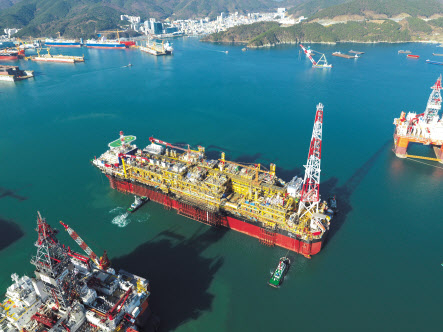 대우조선해양이 건조한 부유식 원유 생산저장하역 설비(FPSO)의 모습. [대우조선해양 제공]