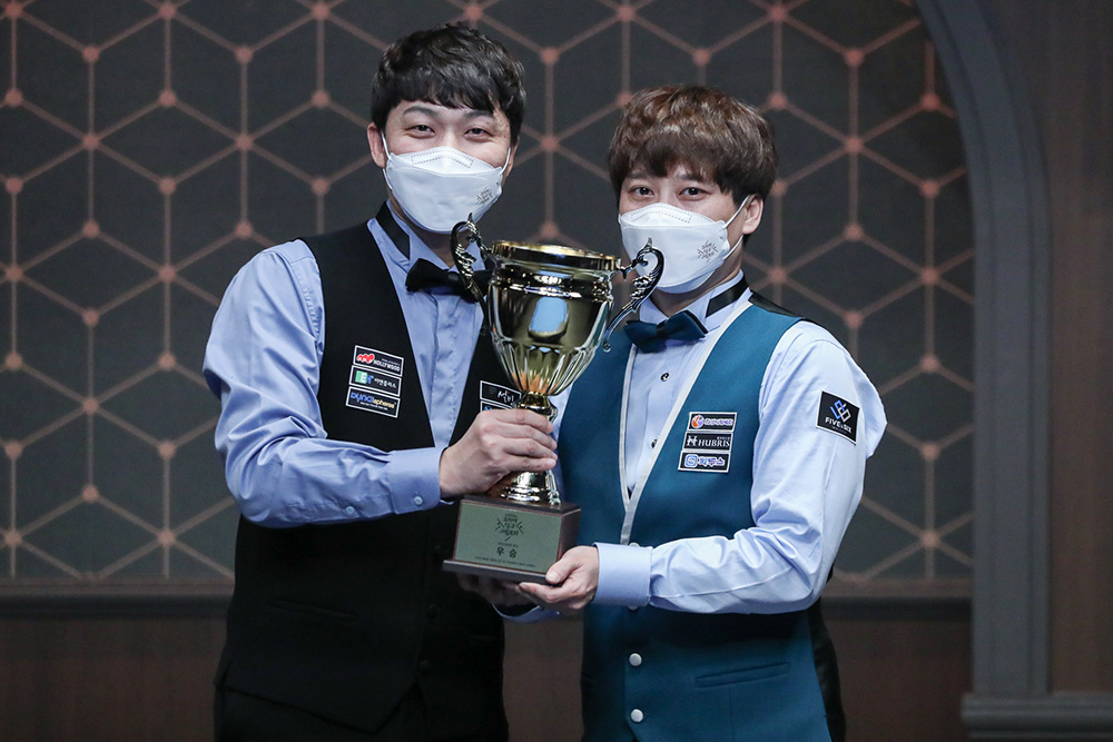 ‘코리아 GP’ 슛아웃 복식에서 우승한 최성원-김동훈 조. 이번 3쿠션 WGP에도 각자 출전하지만 슛아웃 복식 종목에선 같은 팀이 될 확률이 별로 없다. [파이브앤식스 제공]