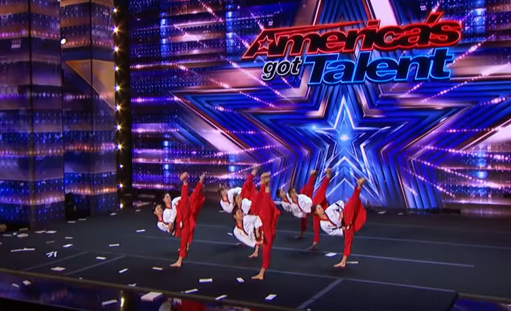 세계태권도연맹(WT) 시범단이 미국 인기 오디션 프로그램 ‘아메리카 갓 탤런트’에 출연한 모습. [유튜브 캡처]