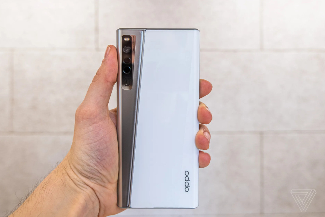 오포(OPPO)의 롤러블폰 시제품 오포X2021 [출처=더버지(The Verge)]
