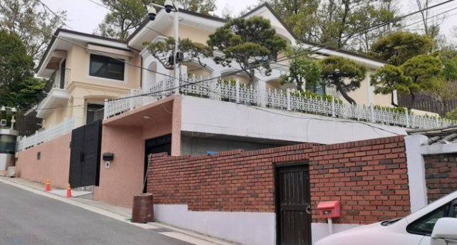 공매 진행 중인 박근혜 전 대통령 자택. [지지옥션 캡처]