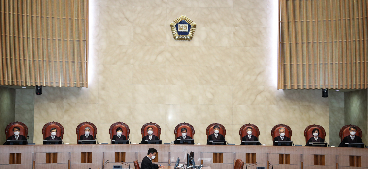이기택 대법관의 임기가 9월 만료됨에 따라 후임 후보군이 17명으로 압축됐다. 이르면 내달 최총후보 한 명을 선정할것으로 보인다. [연합]