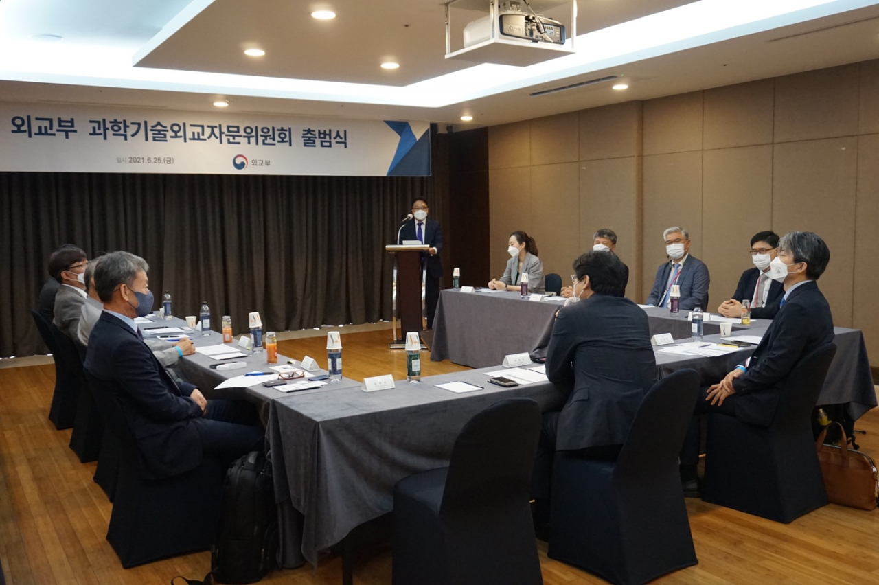 외교부는 지난 25일 제주도에서 과학기술외교자문위원회 출범식을 가졌다. [외교부 제공]
