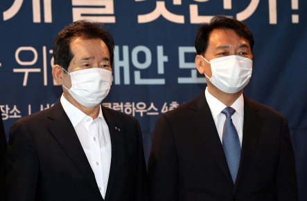 정세균 전 국무총리와 이광재 더불어민주당 의원.