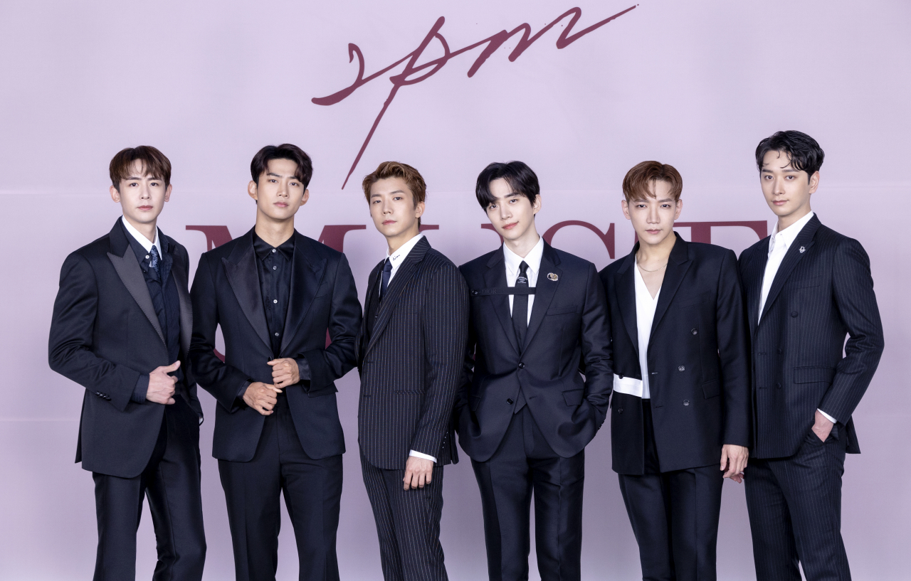 2세대 K팝 그룹 2PM이 5년 간의 군백기를 끝내고 완전체로 컴백했다. [JYP엔터테인먼트 제공]