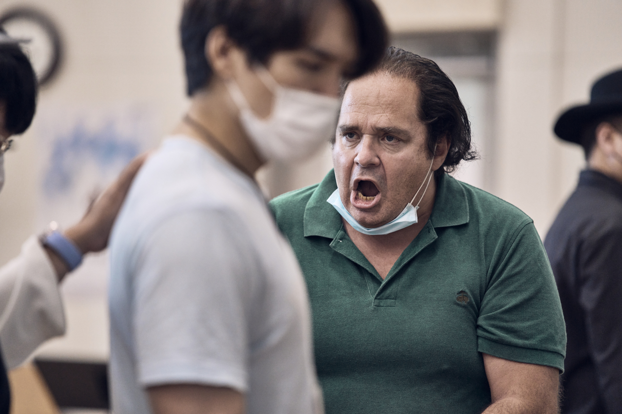 ‘서부의 아가씨’에서 딕 존슨 역을 맡은 테너 마르코 베르티 [국립오페라단 제공]