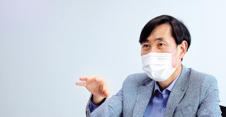 대선 출마 선언을 한 하태경 국민의힘 의원이 지난 28일 오후 서울 여의도 국회 의원회관에서 헤럴드경제와 인터뷰를 하고 있다. 이상섭 기자