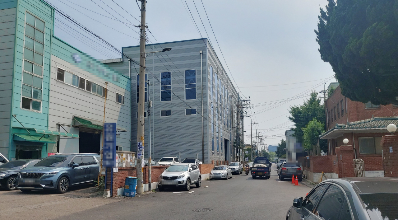 수도권 3대 국가산업단지가 완만한 회복세를 보이고 있다. 가동이 한창인 인천 남동산업단지의 오후 풍경. [유재훈 기자]