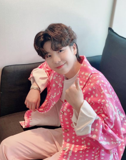 병마로 힘겨운 아이들의 치료를 위해 기부에 나선 정동원