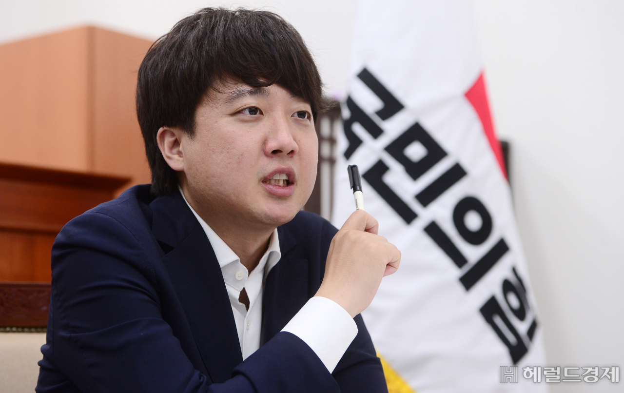국민의힘 이준석 대표가 29일 서울 여의도 국회에서 본지와 인터뷰를 하고 있다. 이상섭 기자