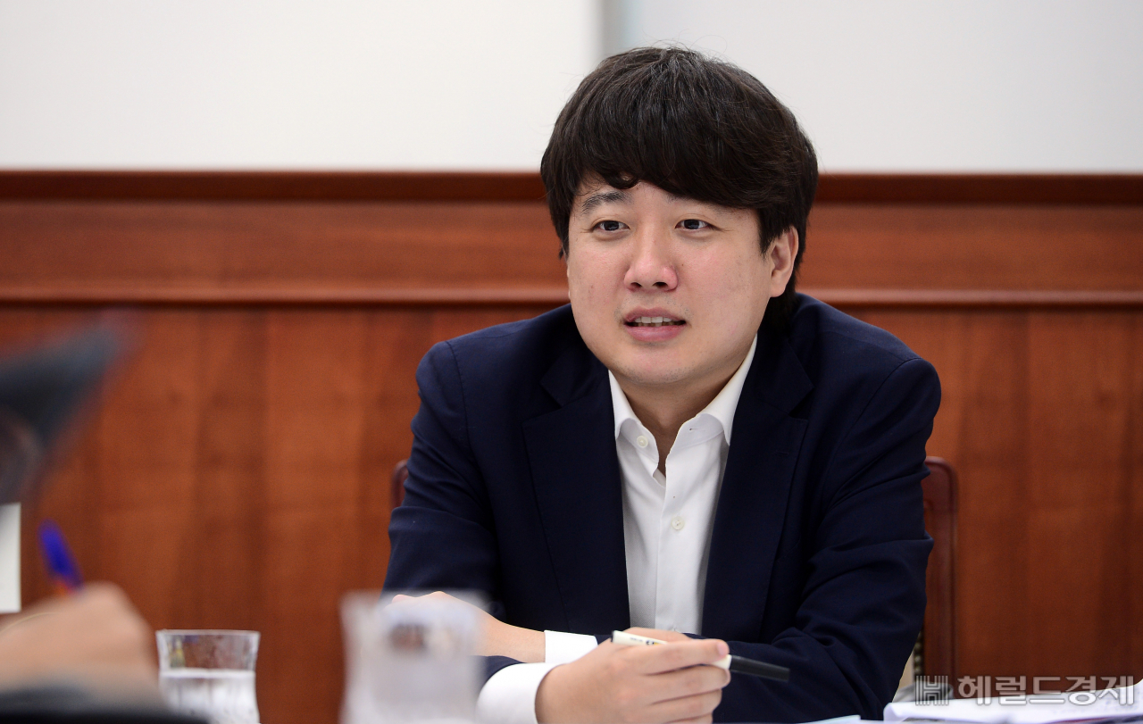 국민의힘 이준석 대표가 29일 서울 여의도 국회에서 본지와 인터뷰를 하고 있다. 이상섭 기자