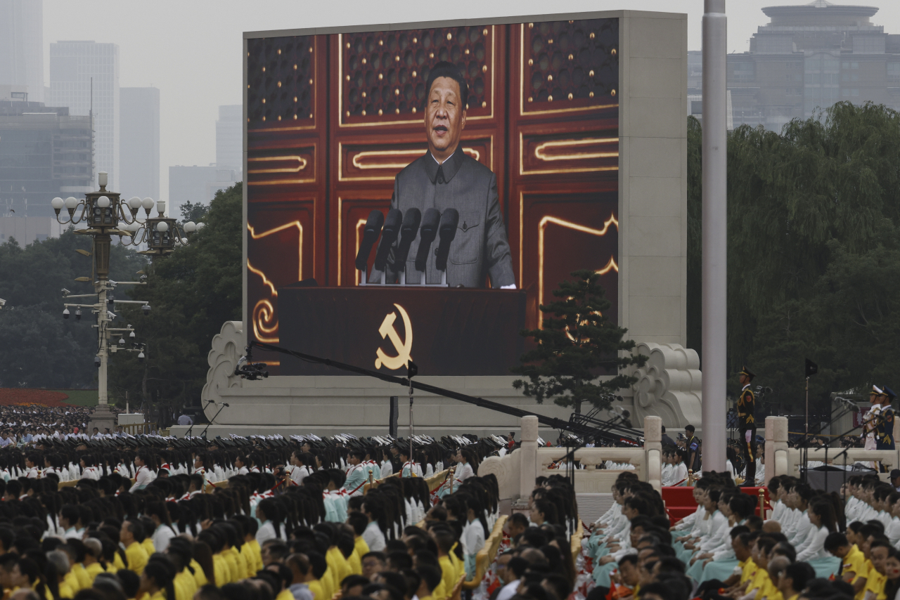 시진핑(習近平) 중국 국가주석 겸 중국 공산당 중앙위원회 총서기가 1일(현지시간) 베이징(北京) 톈안먼(天安門) 광장에서 열린 중국 공산당 창당 100주년 경축대회에서 연설하고 있다. [EPA]