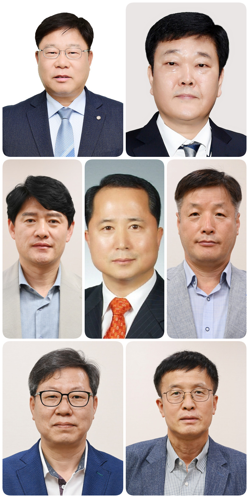 위줄부터 이상균 예산재정과장, 이상수 화성사업소장·김재섭 의회사무국장·김현광 문화체육교육국장·연준호 박물관사업소장·박사승 경제정책국장·한준수 안전교통국장