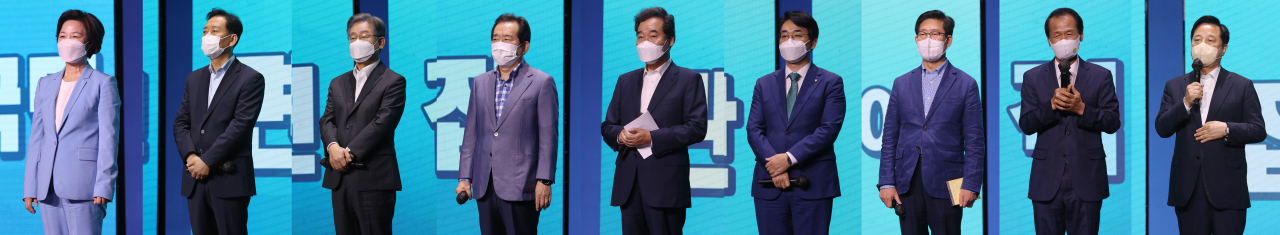 4일 오후 충북 청주시 서원구 CJB컨벤션센터에서 더불어민주당 대선주자 후보들이 '취업준비생' 콘셉트로 국민면접관의 질문에 답하는 대선 예비경선 행사 '국민면접'이 진행되고 있다. (왼쪽부터 추미애, 이광재, 이재명, 정세균, 이낙연, 박용진, 양승조, 최문순, 김두관 후보) [연합]