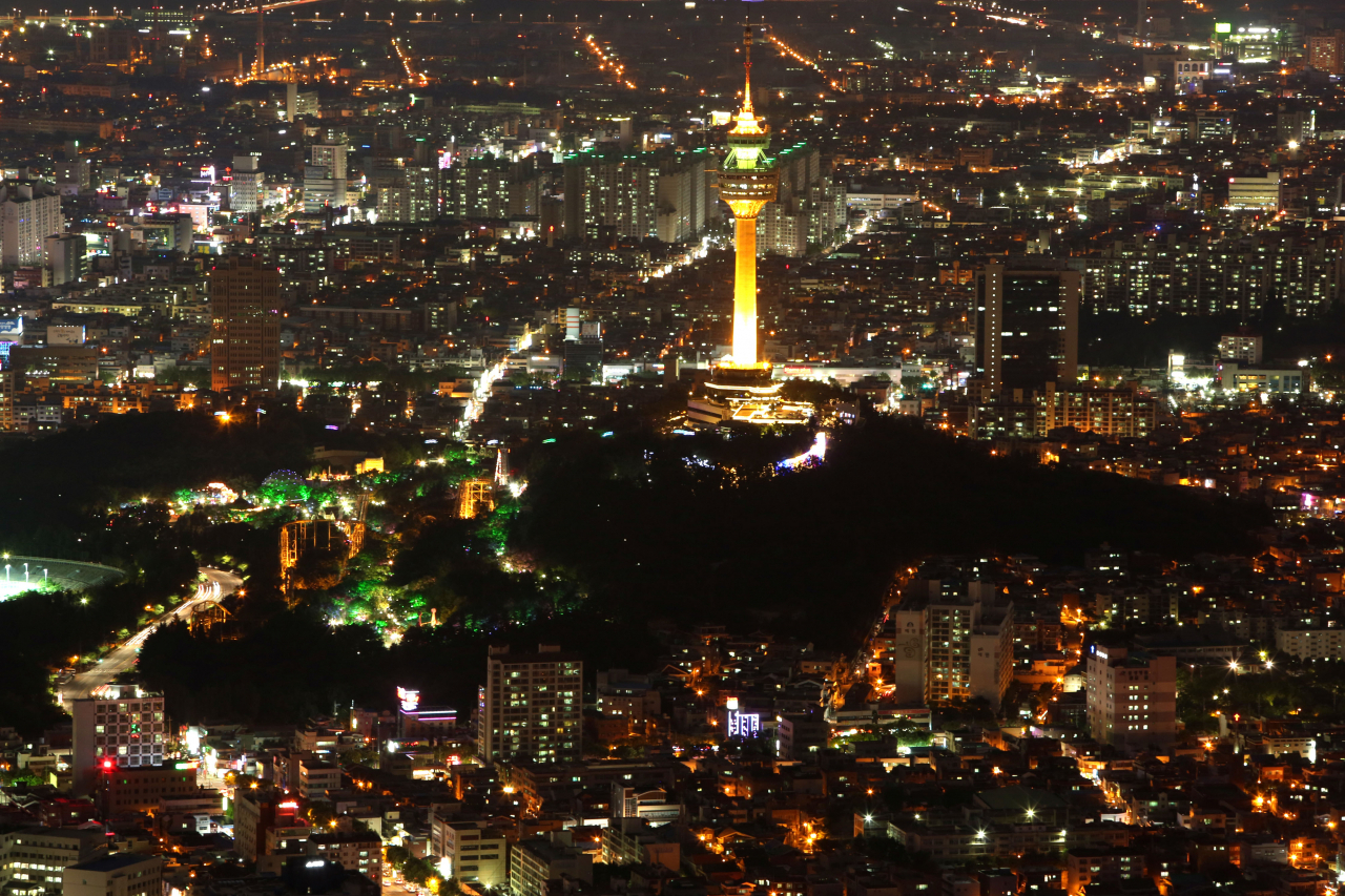 달서 별빛 캠핑장 동편에 있는 앞산전망대에서 본 야경