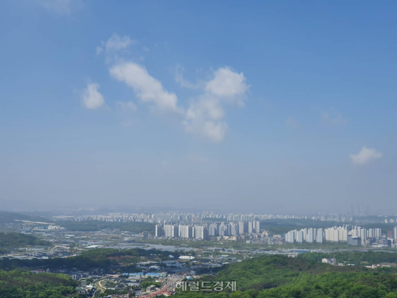 서울시 은평구·경기도 고양시 쪽으로 바라본 모습.[헤럴드경제DB]