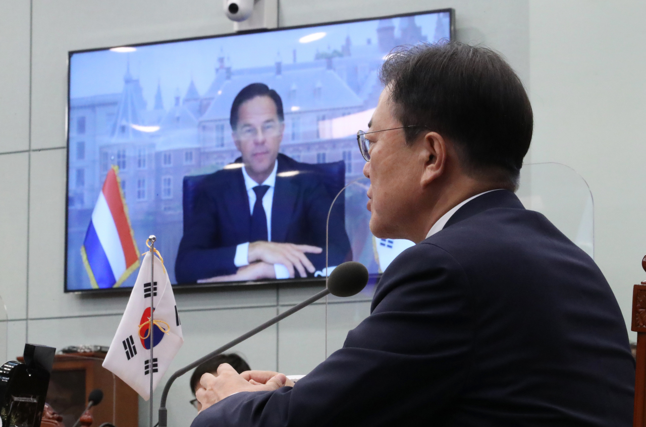 President Moon Jae-in holds summit talks with