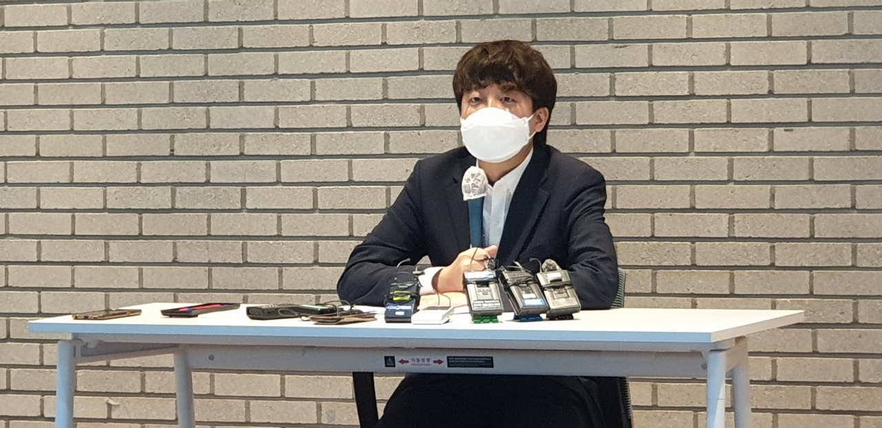 이준석 국민의힘 대표가 7일 오전 대구 창조경제혁신센터에서 기자간담회를 열고 있다.[사진=김병진 기자]