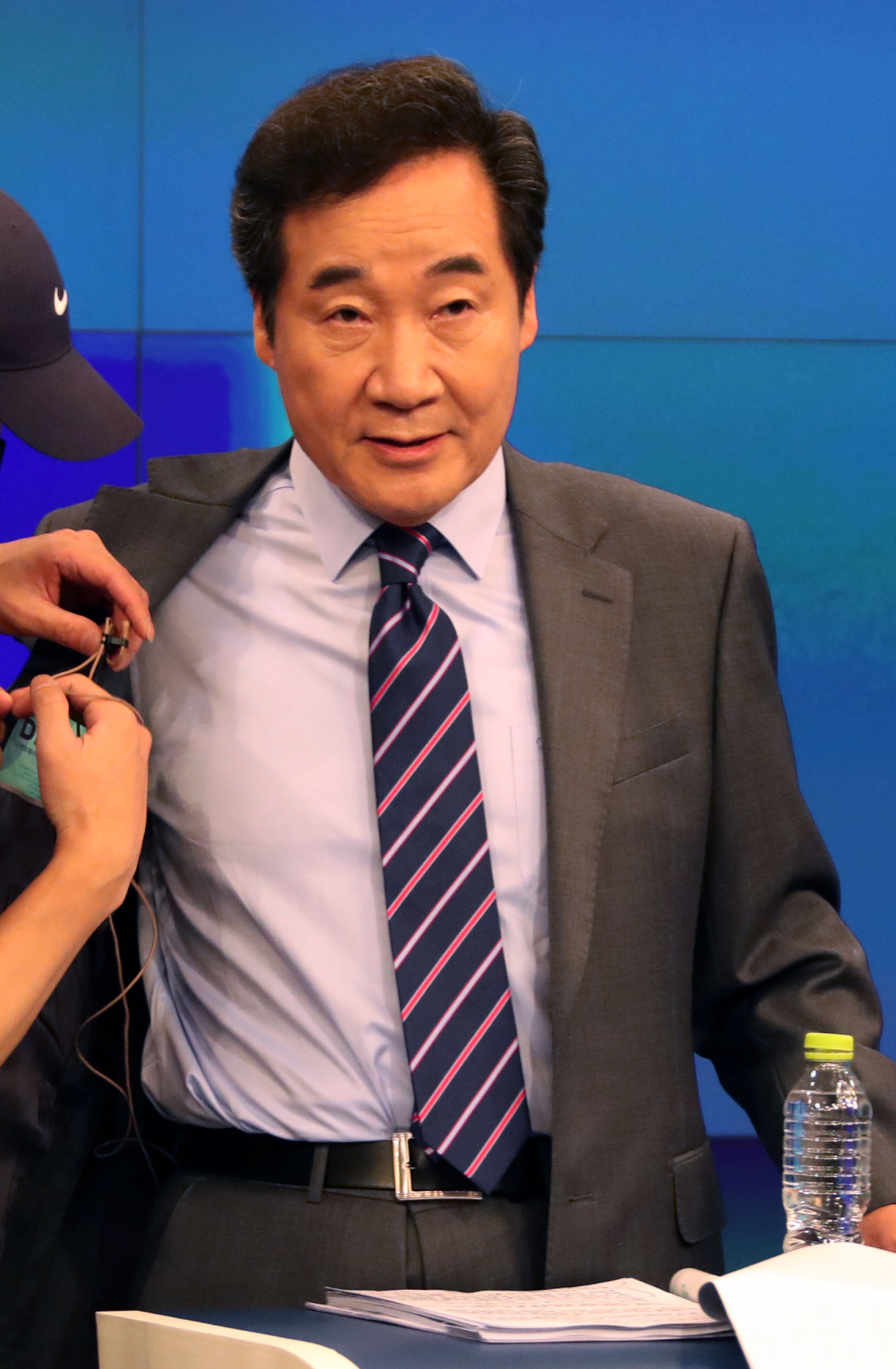 더불어민주당 이낙연 대선경선 예비후보가 8일 오후 서울 중구 TV조선 스튜디오에서 TV조선, 채널A 공동 주관으로 열린 더불어민주당 대선 예비후보 4차 토론회에 참석하고 있다. [연합]