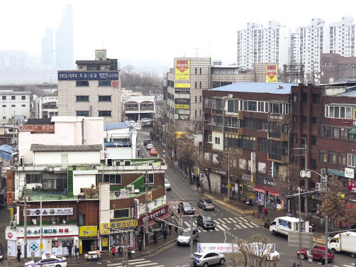 준강남 흑석 하이엔드라 기대했는데…억대 분담금 공포 [부동산360]