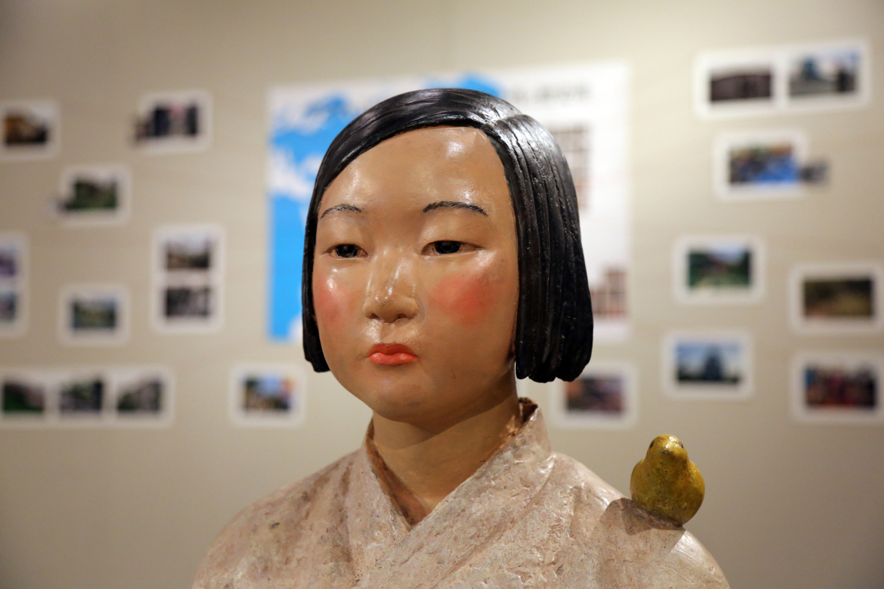 지난 6일 일본 아이치현 나고야시 '시민 갤러리 사카에'에 평화의 소녀상이 전시돼 있다. [연합]