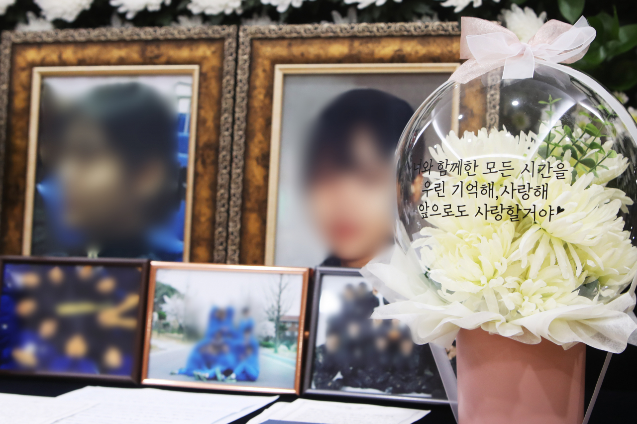 국방부 합동수사단이 성추행 피해 공군 부사관 사망사건에 대한 중간 수사 결과를 발표한 9일 오전 경기도 성남시 국군수도병원에 마련된 고(故) 이 모 중사 추모소 모습. 연합뉴스
